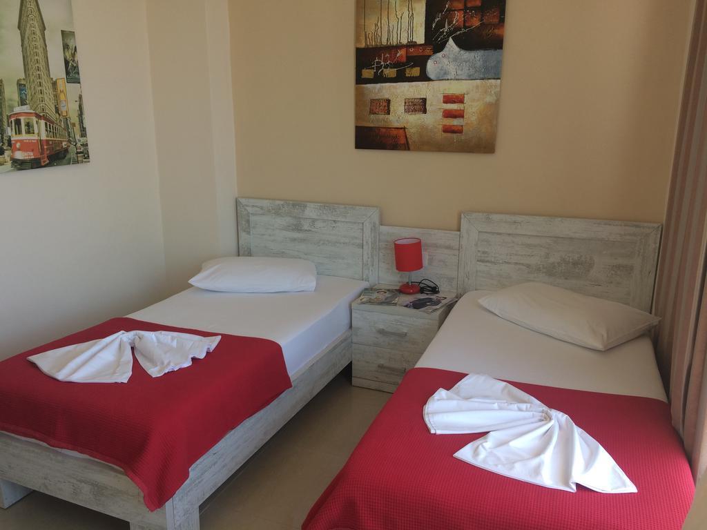 Berti Apartments Sarandë Exteriör bild