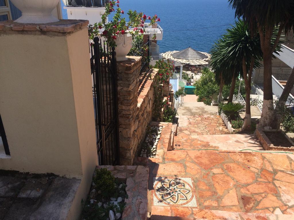 Berti Apartments Sarandë Exteriör bild