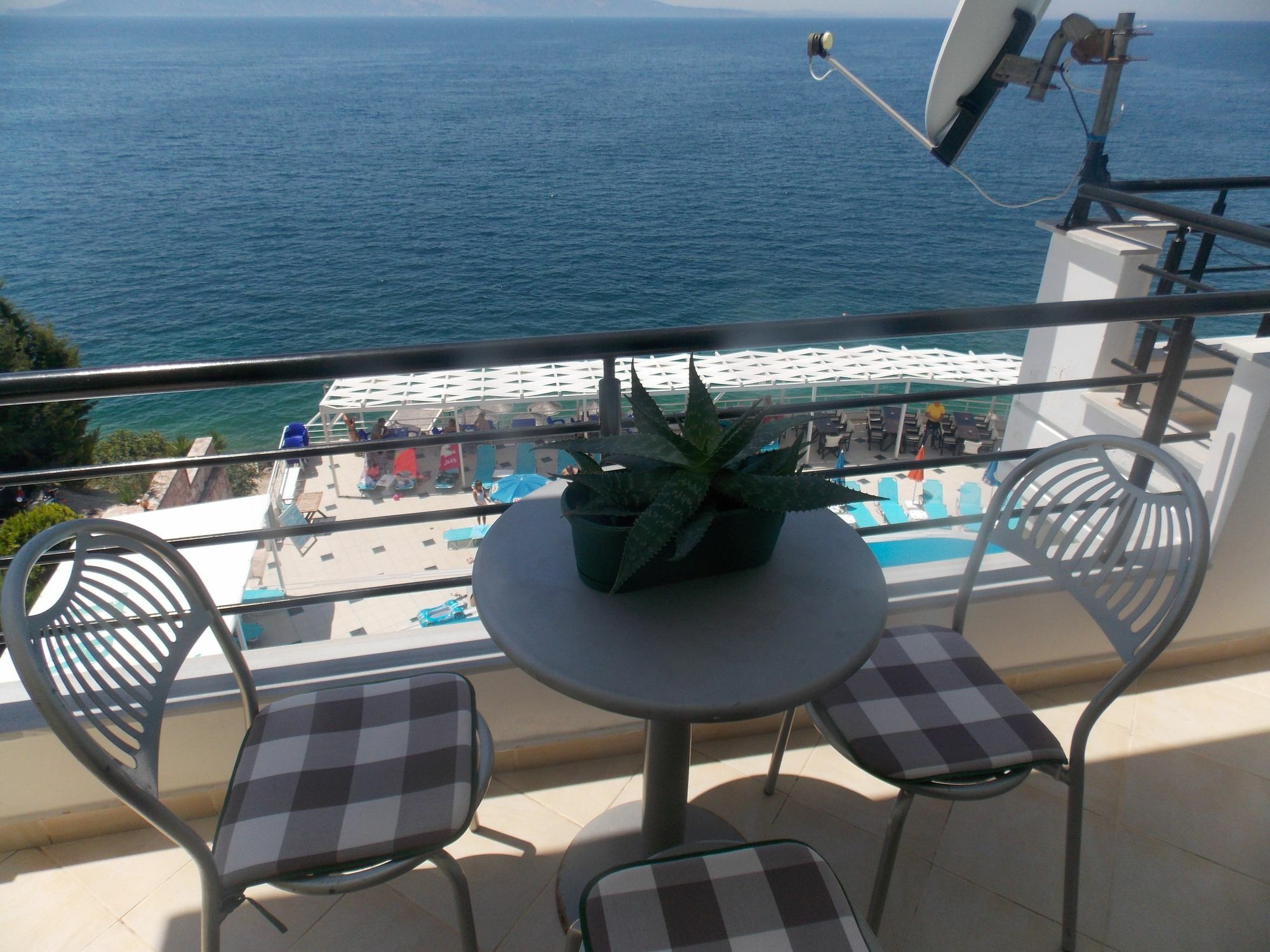 Berti Apartments Sarandë Exteriör bild