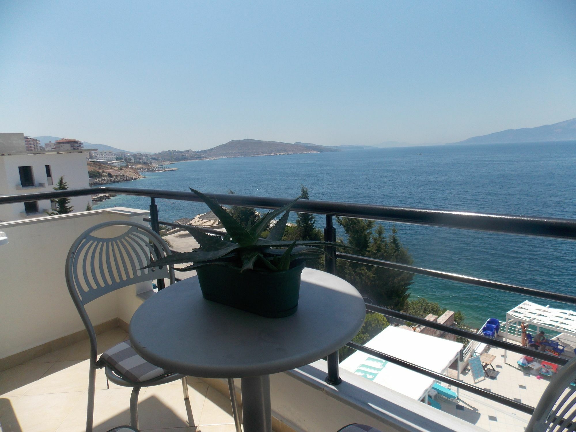 Berti Apartments Sarandë Exteriör bild